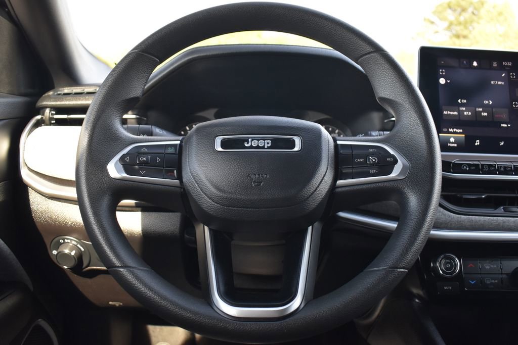 Used 2023 Jeep Compass Sport image 20