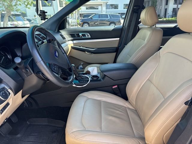 Used 2017 Ford Explorer XLT w/ Equipment Group 202A FWD image 8