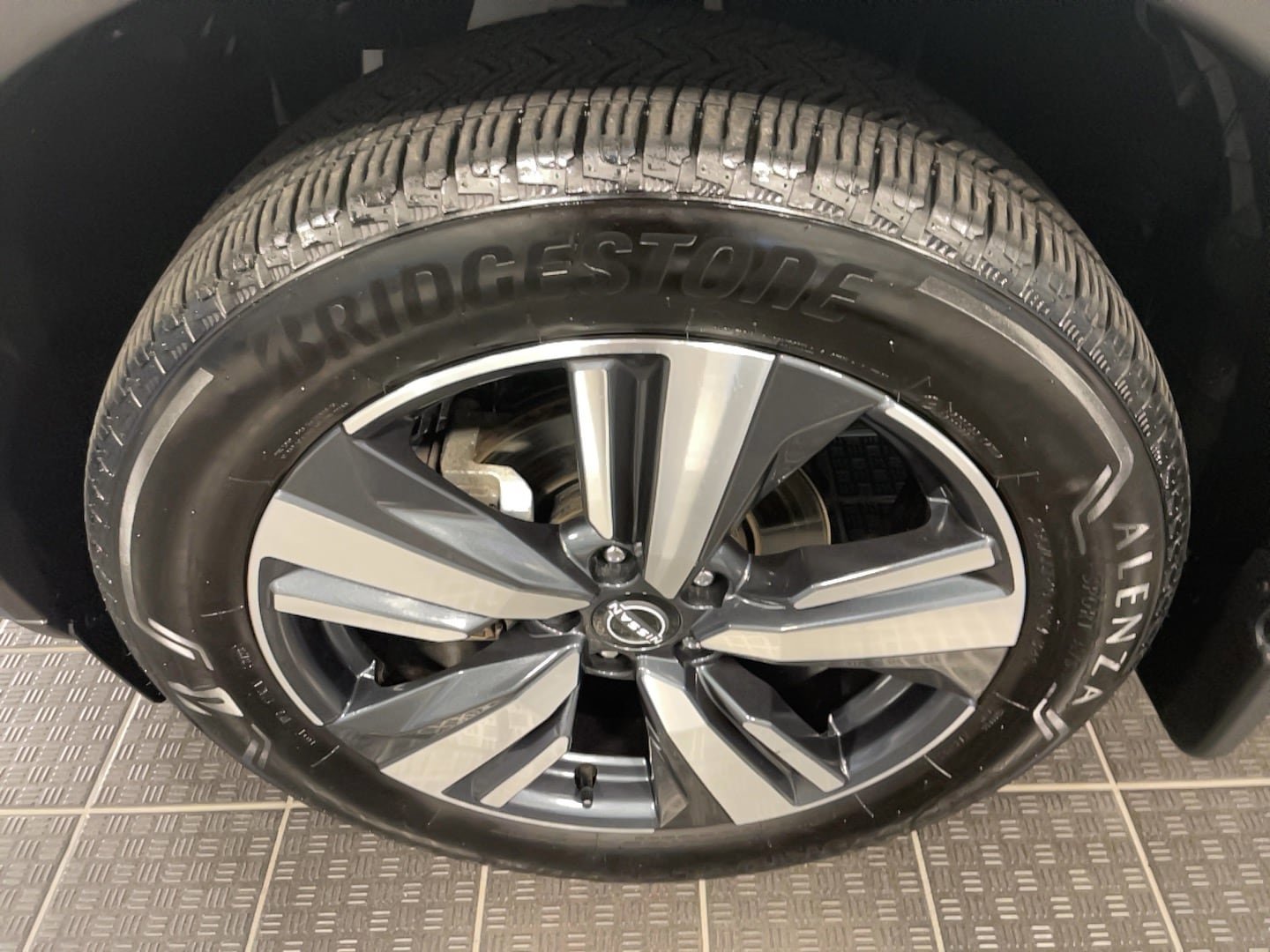 Used 2023 Nissan Rogue SL w/ SL Premium Package image 4