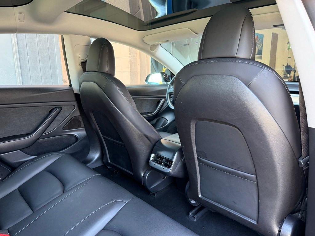 Used 2018 Tesla Model 3 Long Range RWD image 18