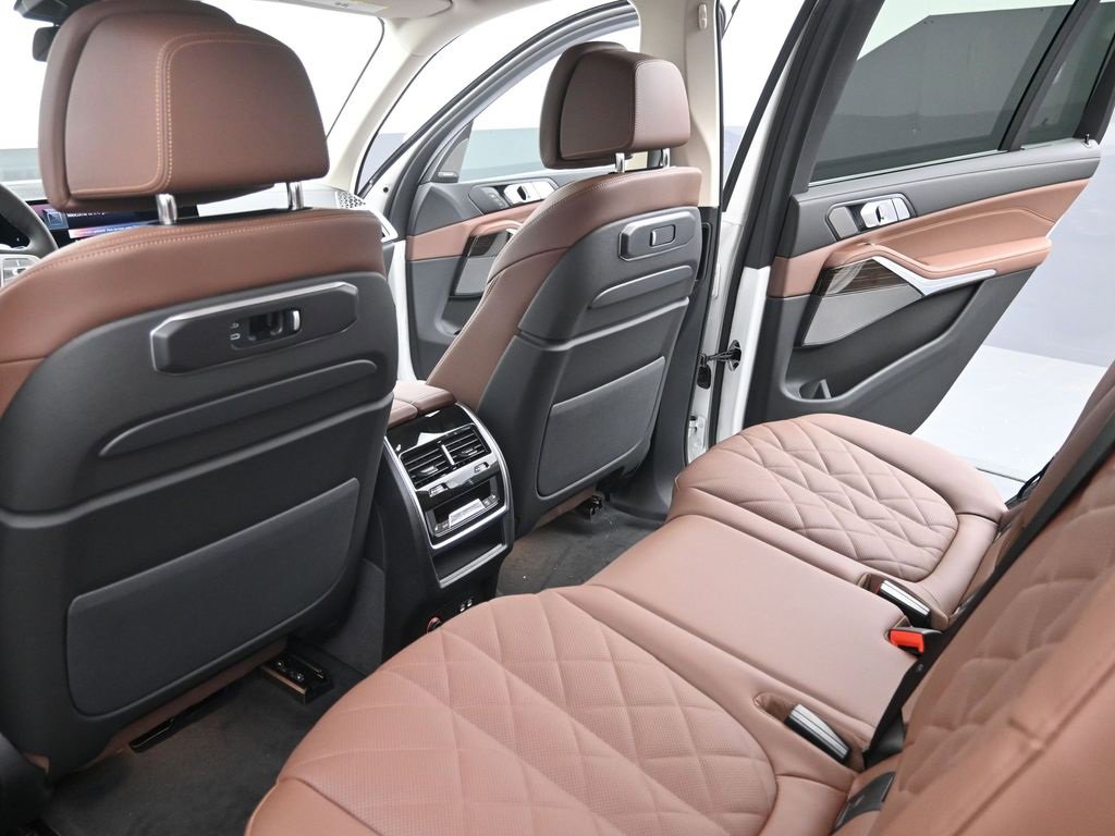 New 2026 BMW X7 xDrive40i image 32