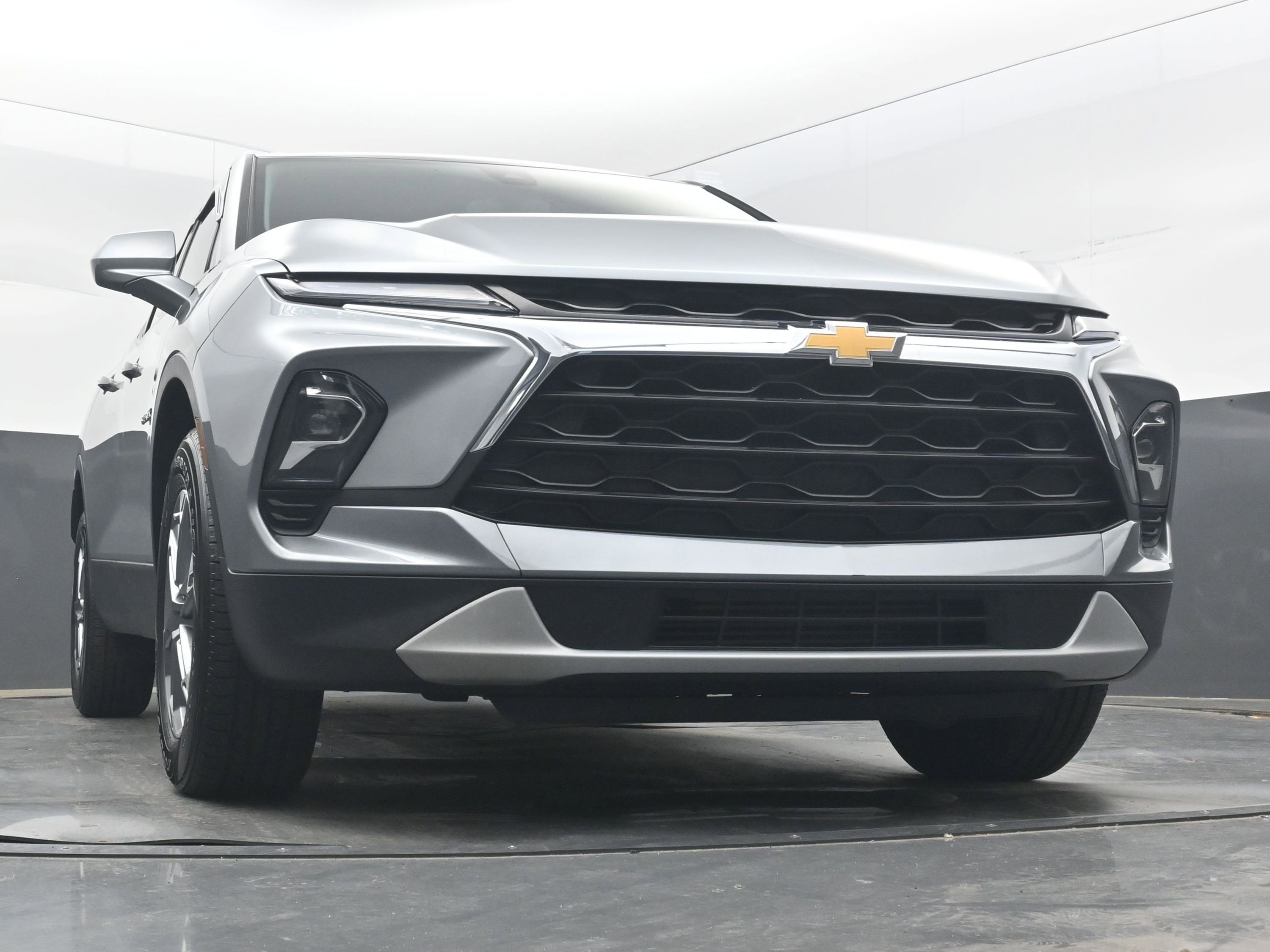 Used 2023 Chevrolet Blazer LT FWD image 25