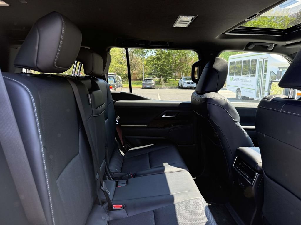 Used 2024 Lexus GX 550 AWD/4WD image 16
