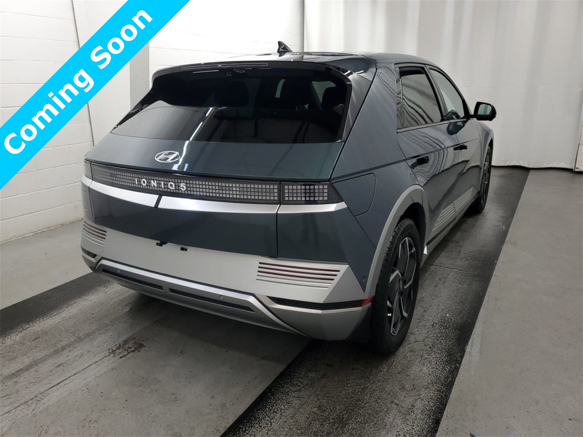 Used 2024 Hyundai Ioniq 5 Limited image 2