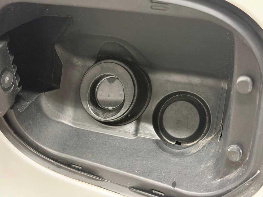 Certified 2023 GMC Sierra 1500 AT4 w/ AT4 Preferred Package image 30