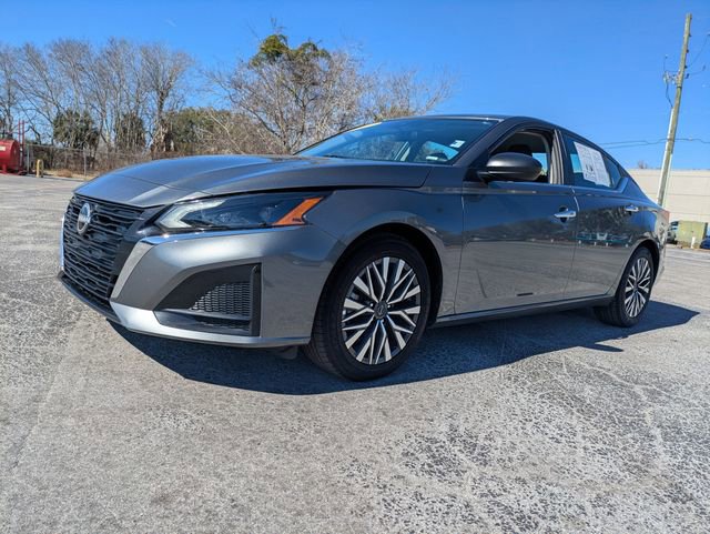 Used 2025 Nissan Altima 2.5 SV image 8