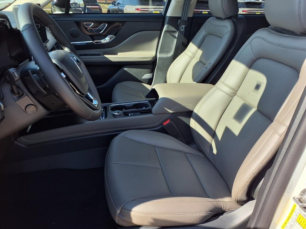 New 2026 Lincoln Corsair Premiere image 11