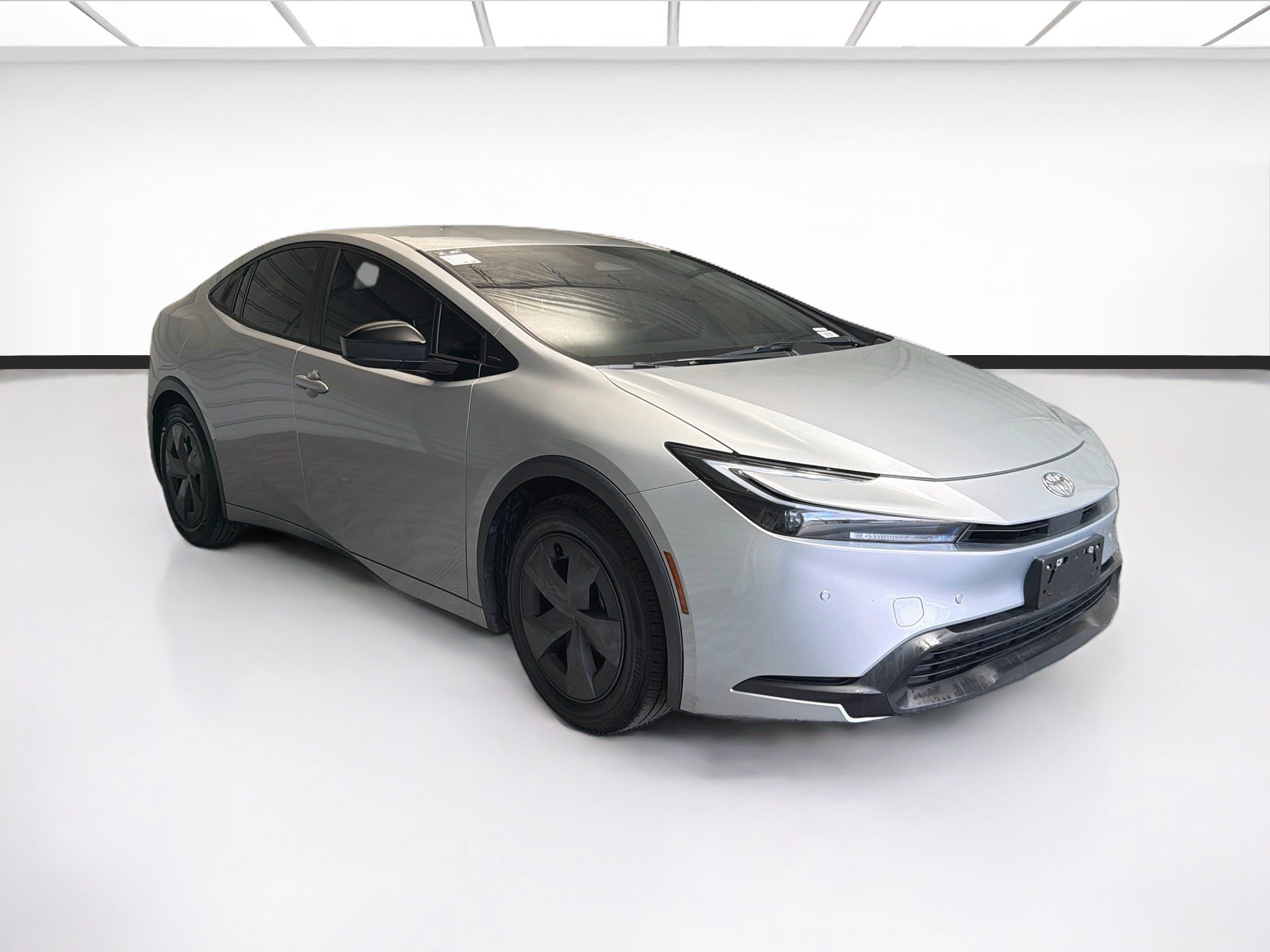 Used 2023 Toyota Prius LE FWD image 3