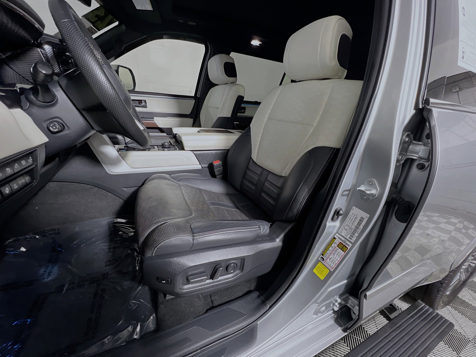 Used 2023 Toyota Sequoia Capstone image 15