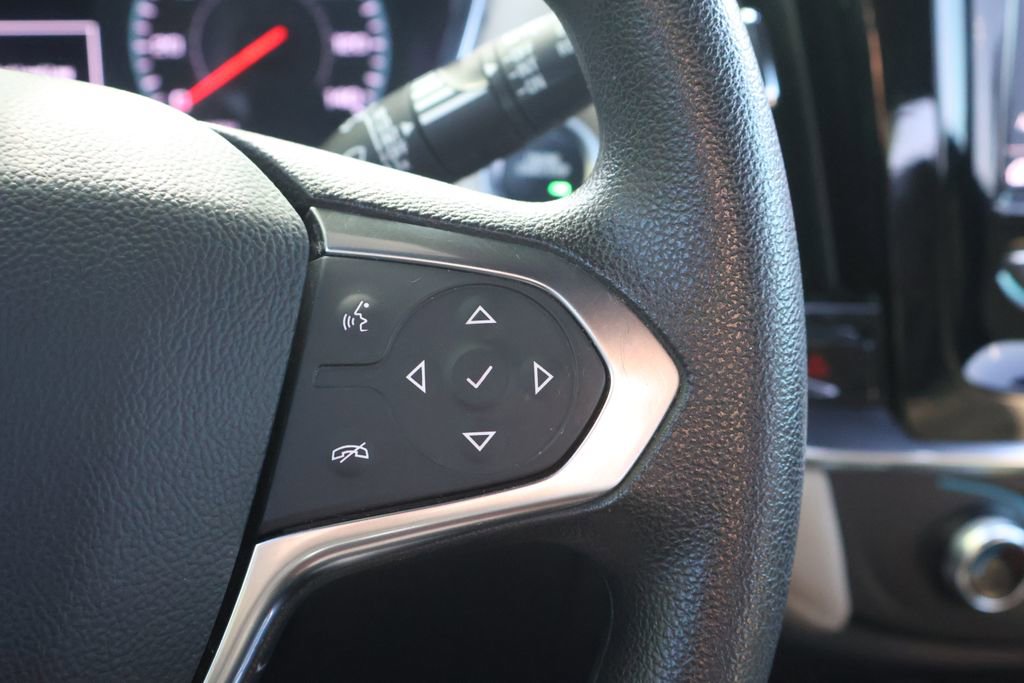 Used 2023 Chevrolet Traverse LS w/ Midnight/Sport Edition FWD image 30