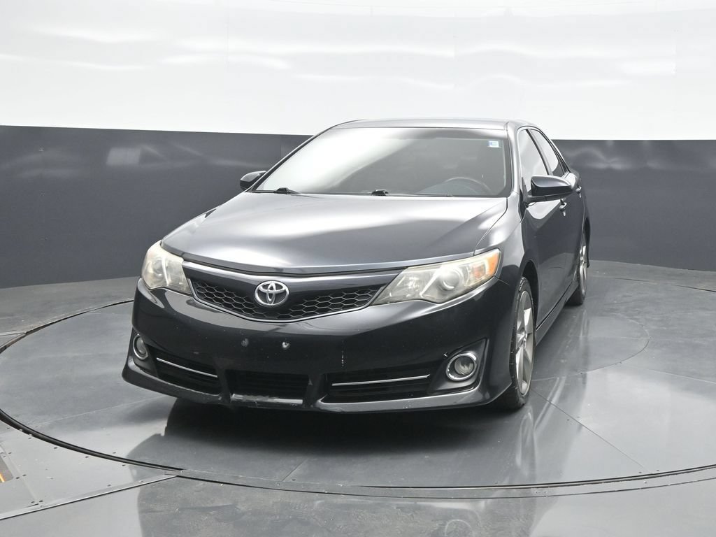 Used 2012 Toyota Camry SE FWD image 2
