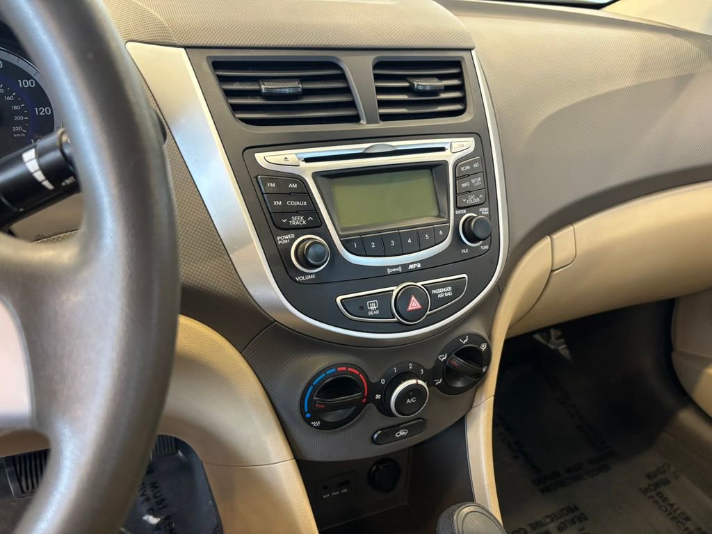 Used 2013 Hyundai Accent GLS FWD image 18