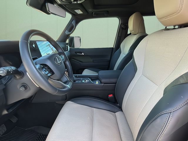 Used 2024 Lexus GX 550 AWD/4WD image 12