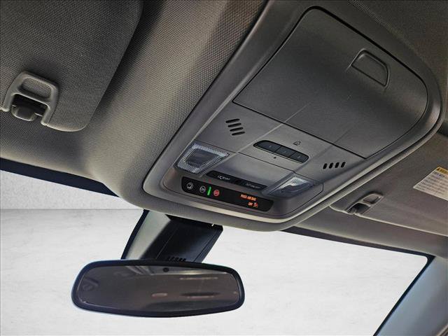 Used 2023 GMC Acadia SLT FWD image 19