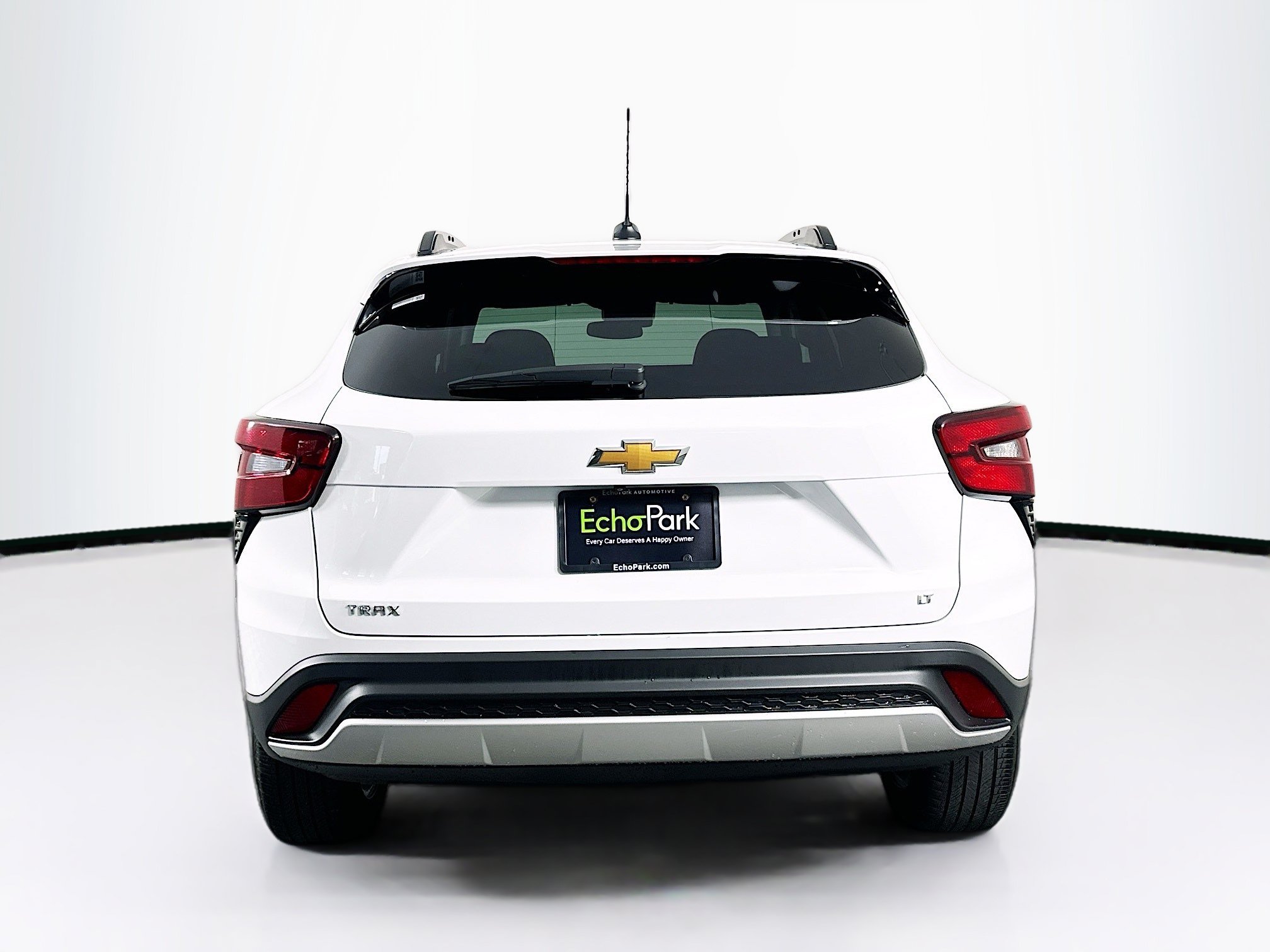 Used 2025 Chevrolet Trax LT w/ LT Convenience Package FWD image 7