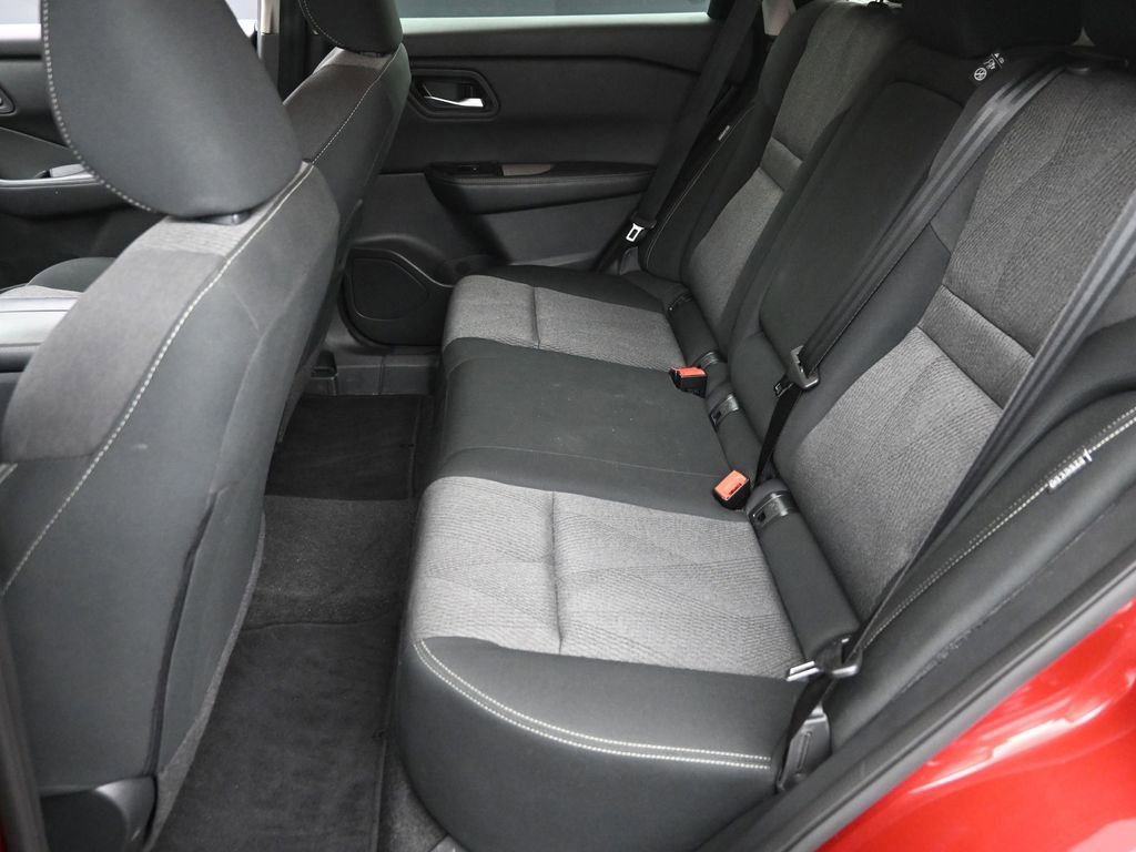 Used 2025 Nissan Rogue SV image 11