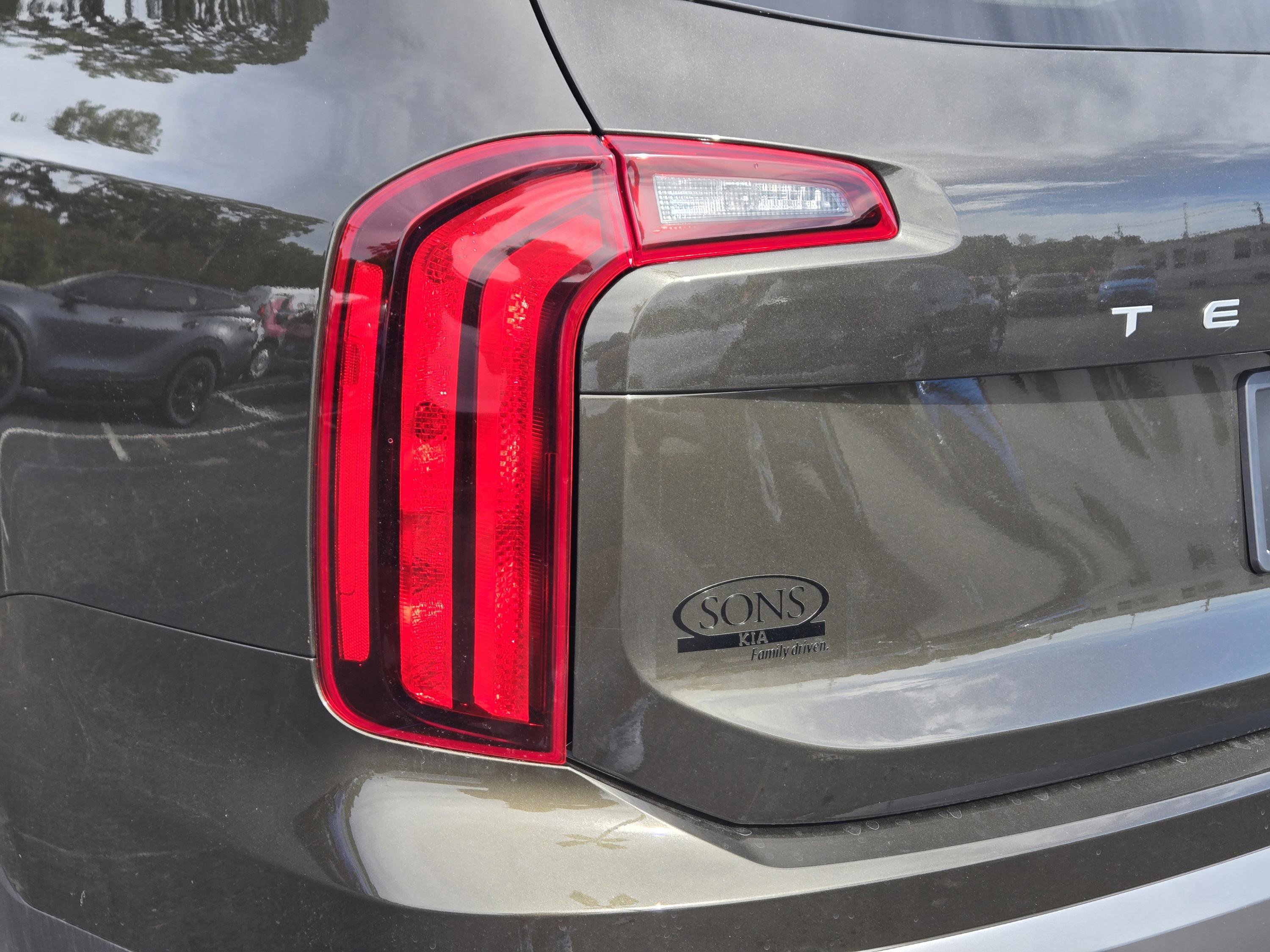 New 2025 Kia Telluride S image 9