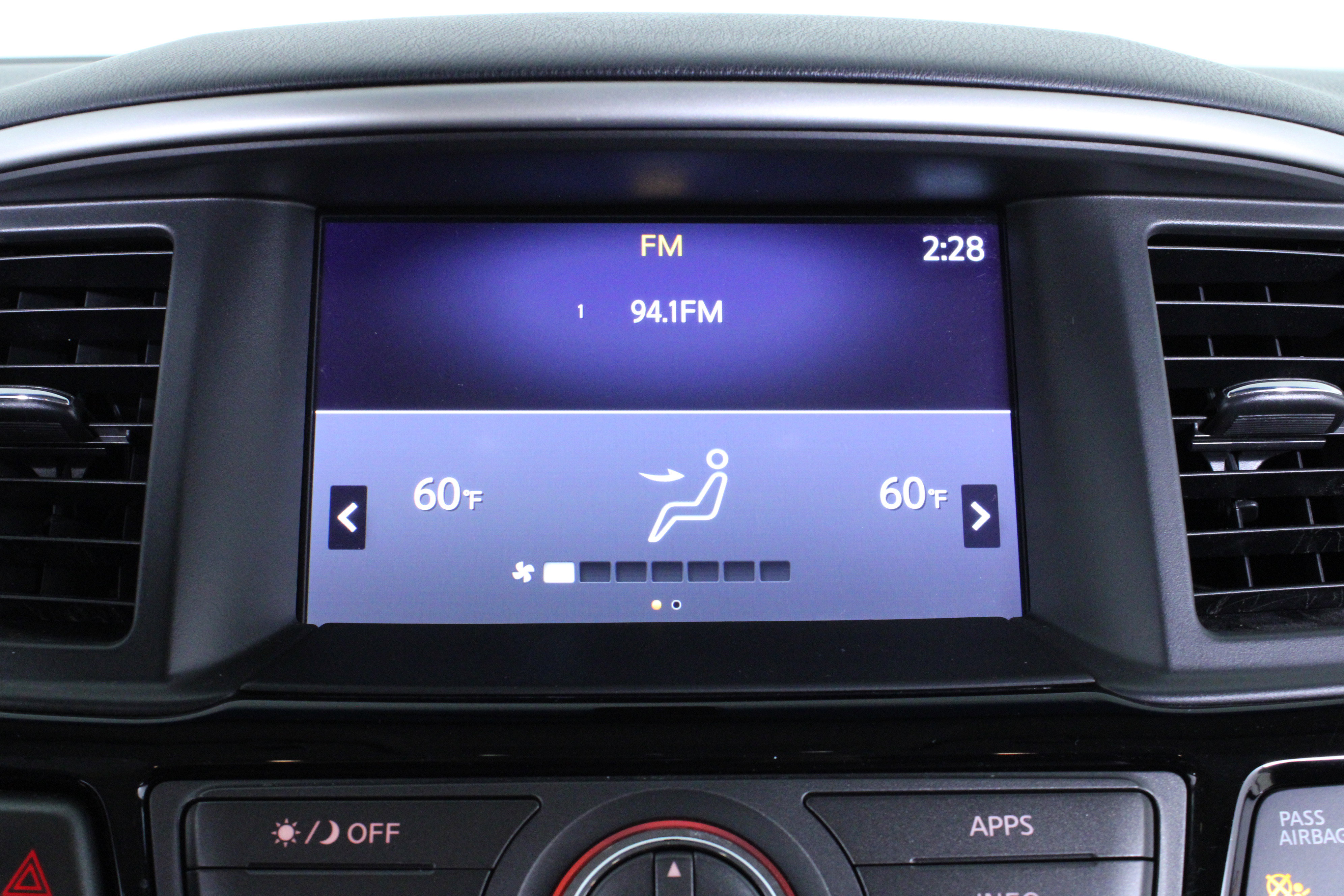 Used 2020 Nissan Pathfinder S image 25