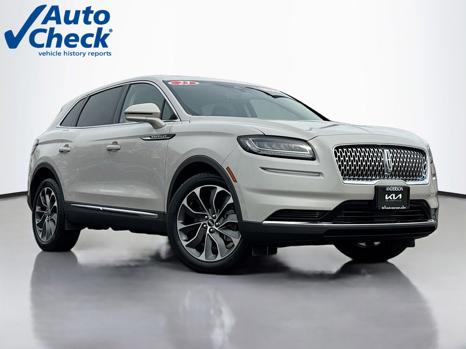 Used 2023 Lincoln Nautilus Reserve image 1