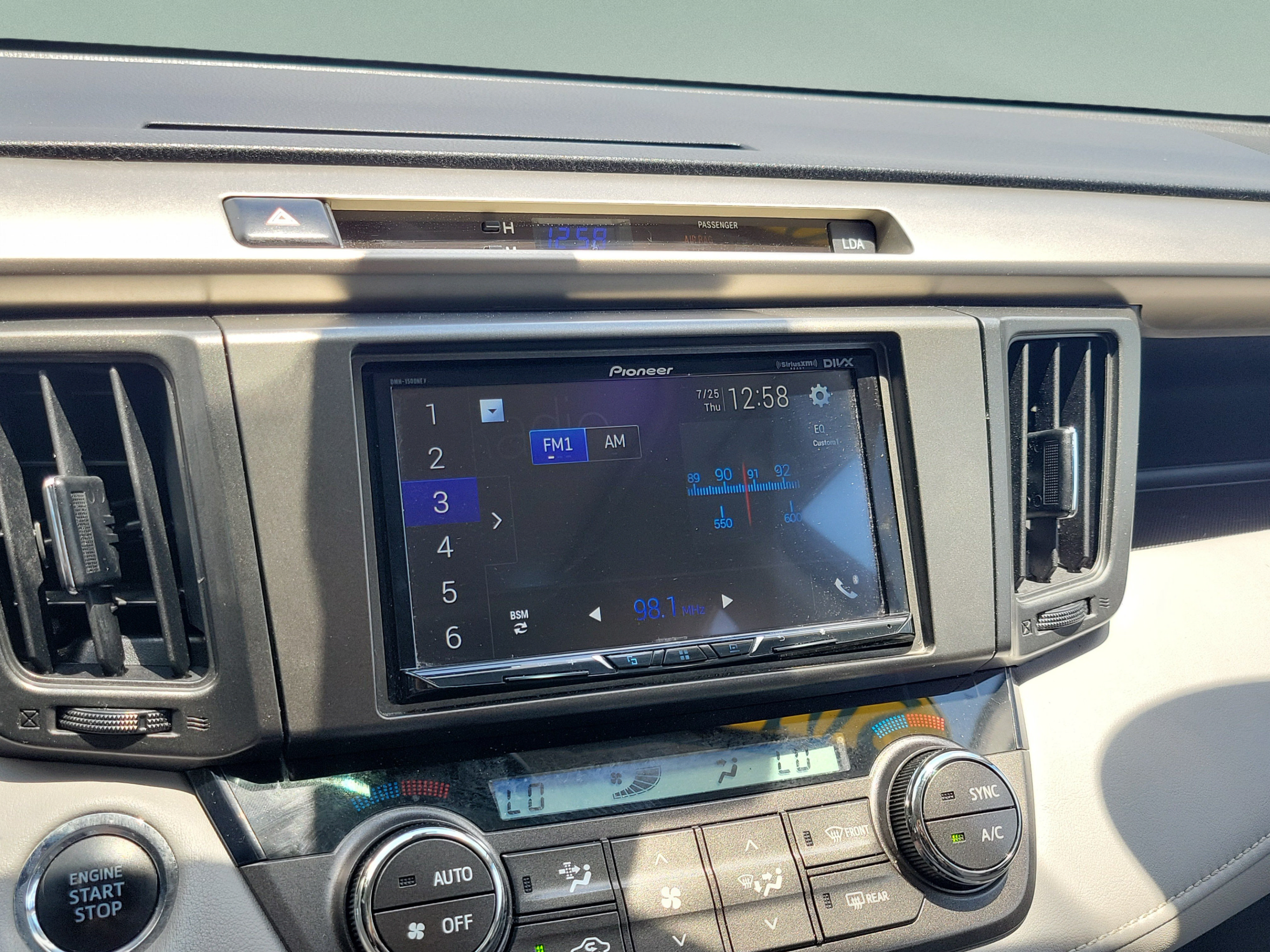 Used 2015 Toyota RAV4 Limited w/ Technology Package FWD image 27