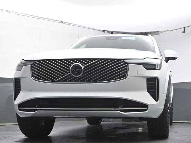 Used 2026 Volvo XC90 B6 Plus w/ Protection Package Premier AWD/4WD image 35