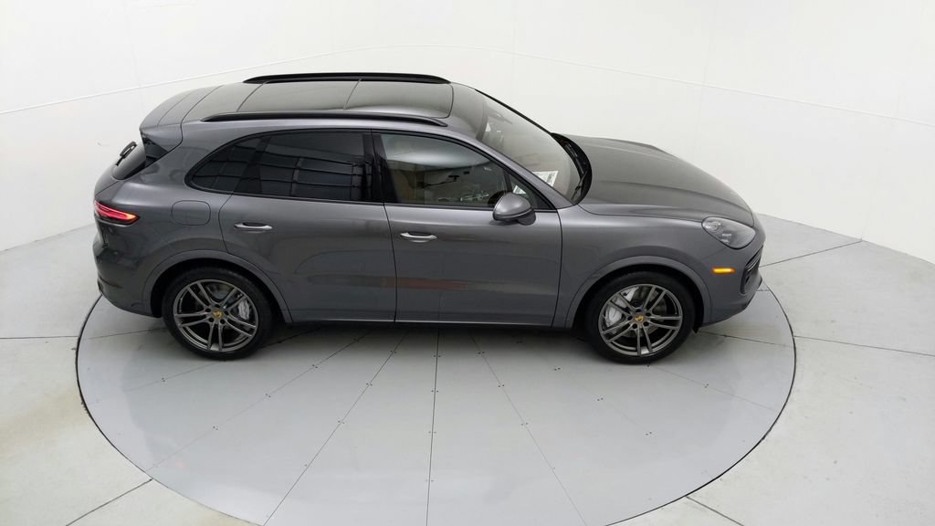 Certified 2023 Porsche Cayenne Turbo AWD/4WD image 17