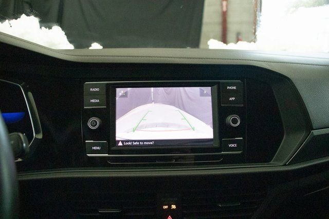 Used 2024 Volkswagen Jetta SE image 32