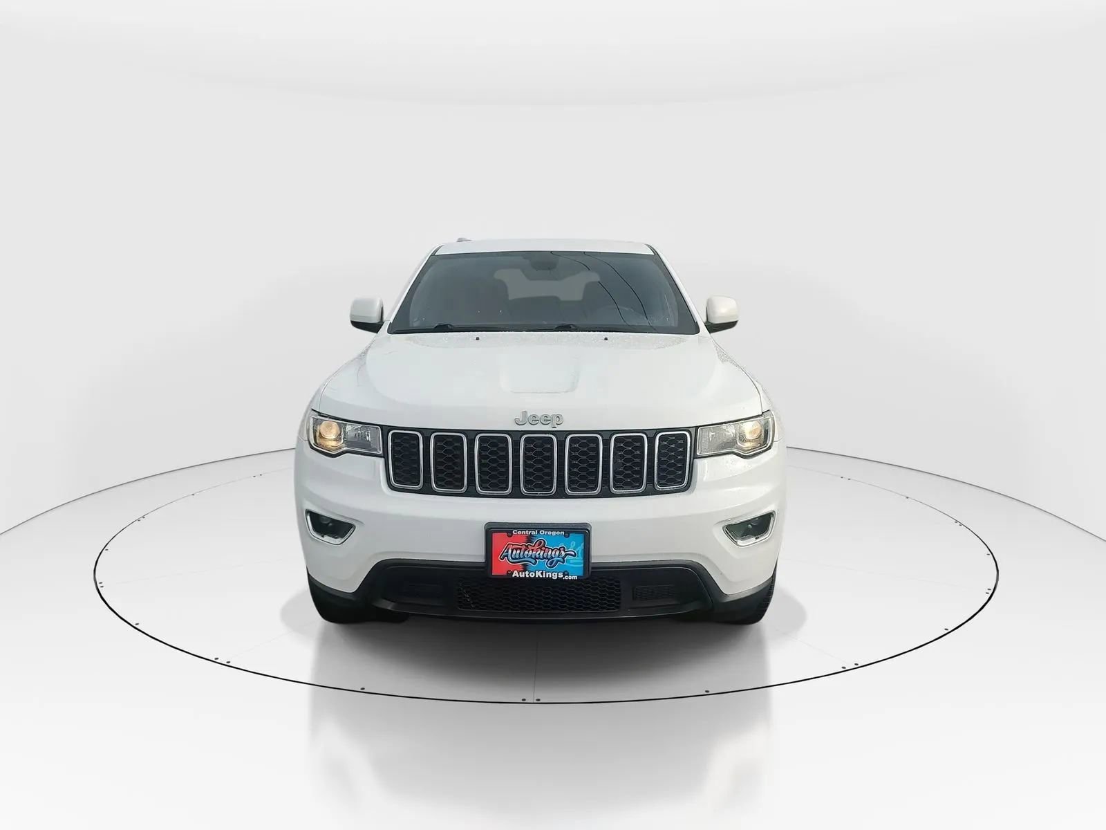 Used 2020 Jeep Grand Cherokee Laredo AWD/4WD image 3