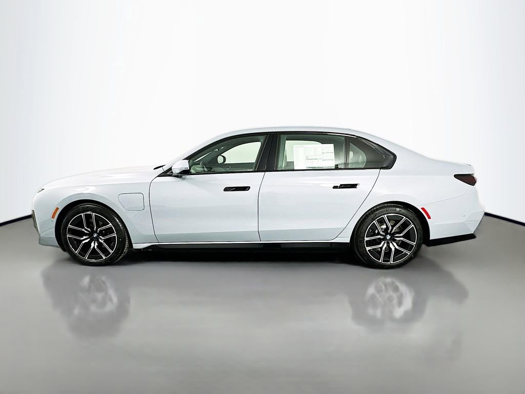 New 2026 BMW 750e xDrive image 8