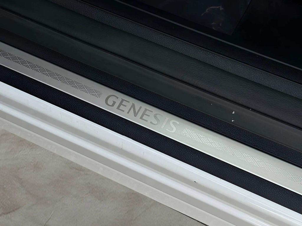 Used 2024 Genesis Electrified GV70 Advanced image 32