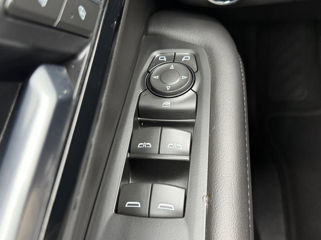 Used 2025 Chevrolet Suburban Z71 AWD/4WD image 18