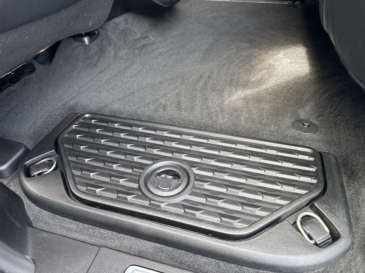 Used 2019 RAM 1500 Laramie AWD/4WD image 16