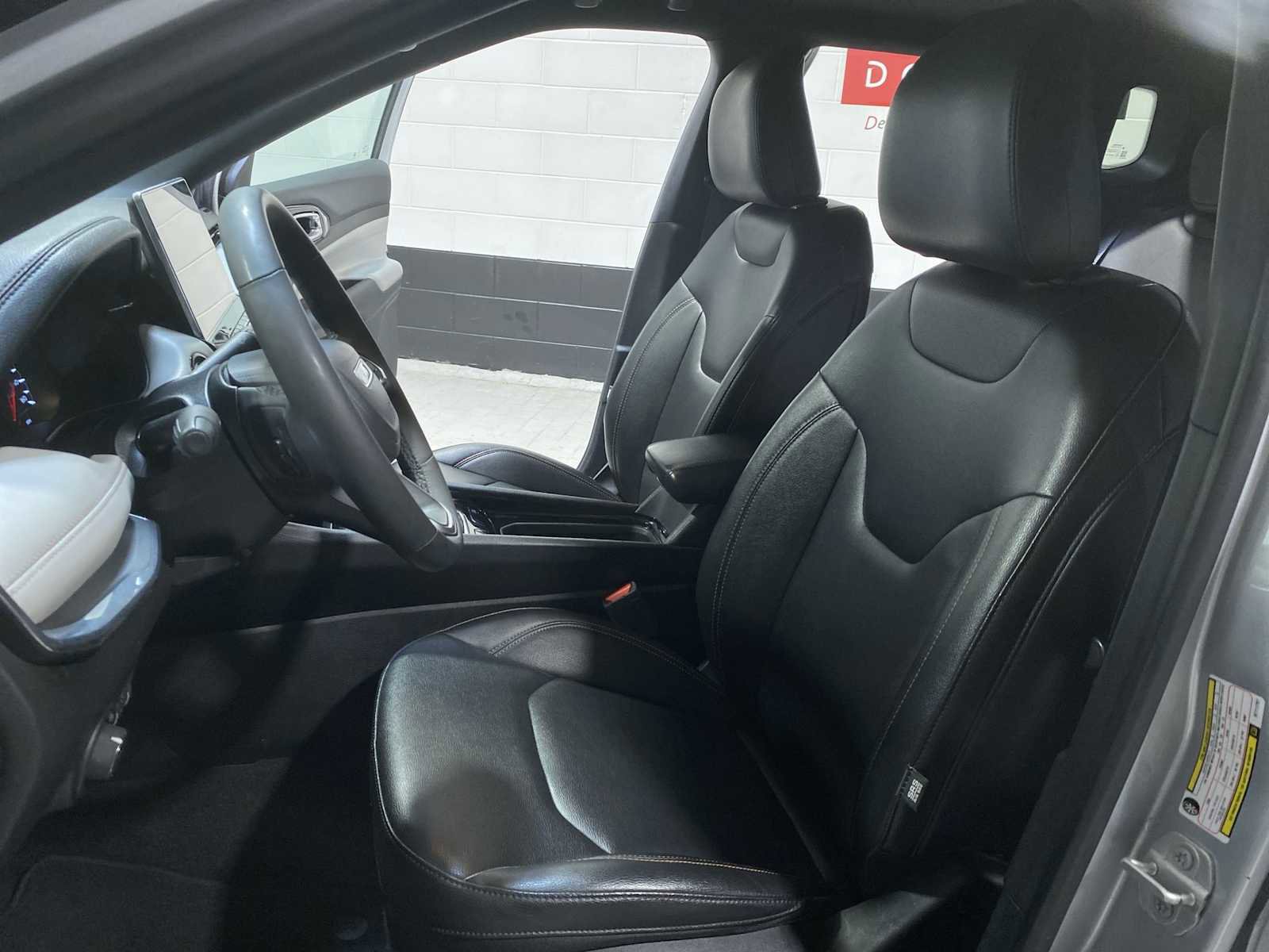 Used 2024 Jeep Compass Limited AWD/4WD image 11