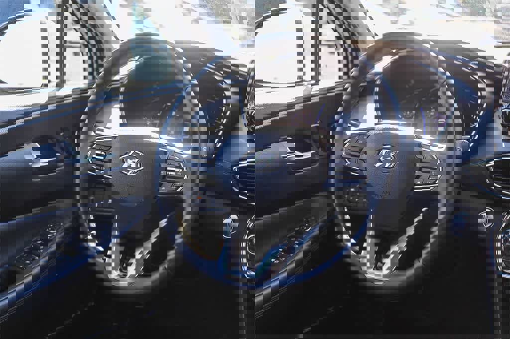 Certified 2020 Hyundai Santa Fe Limited image 22