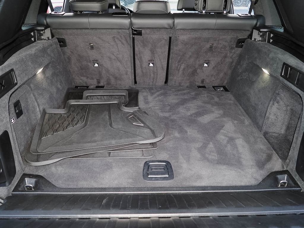 Used 2023 BMW X5 M50i w/ Dynamic Handling Package image 9