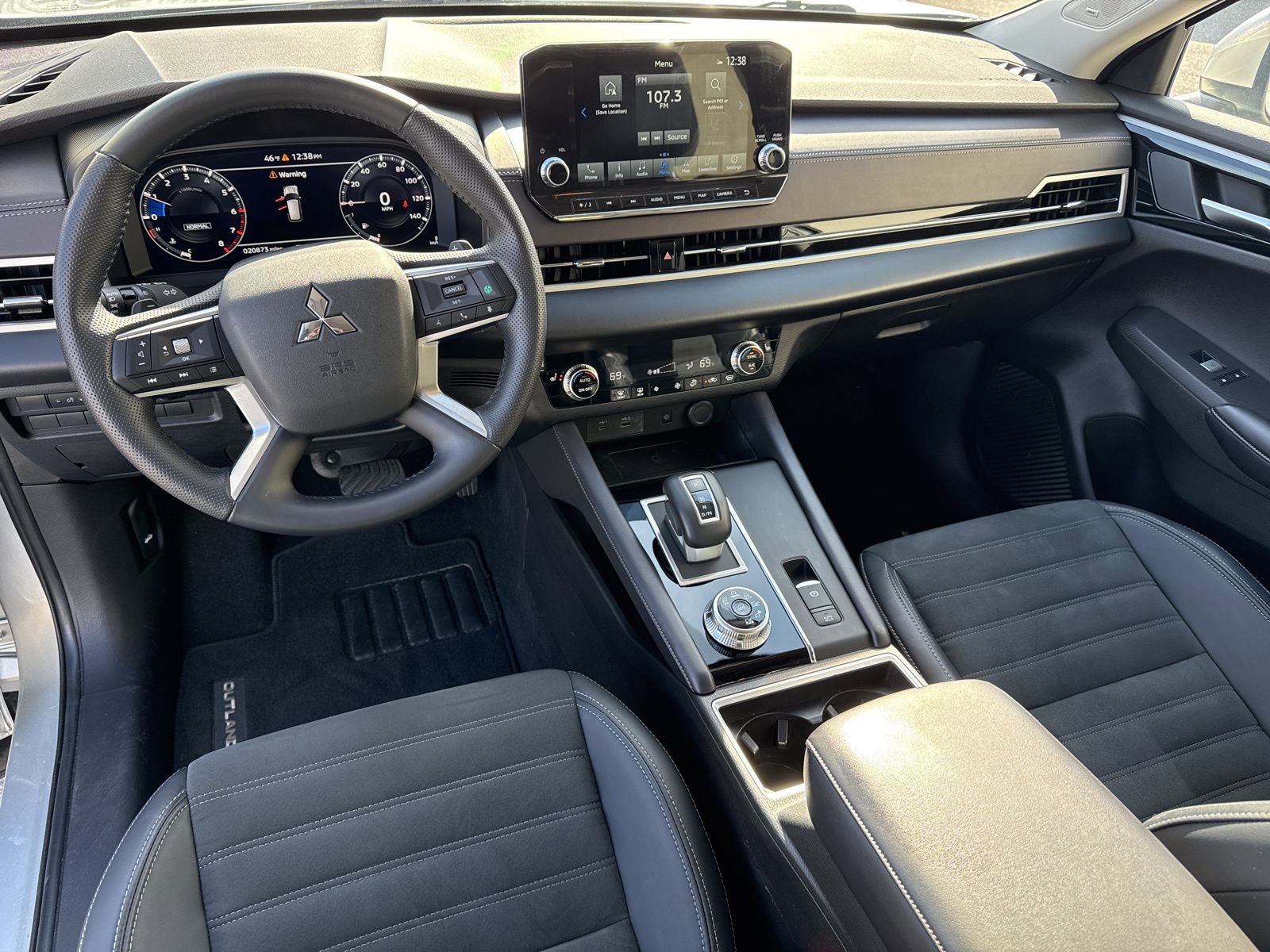 Used 2024 Mitsubishi Outlander SE Black Edition image 18