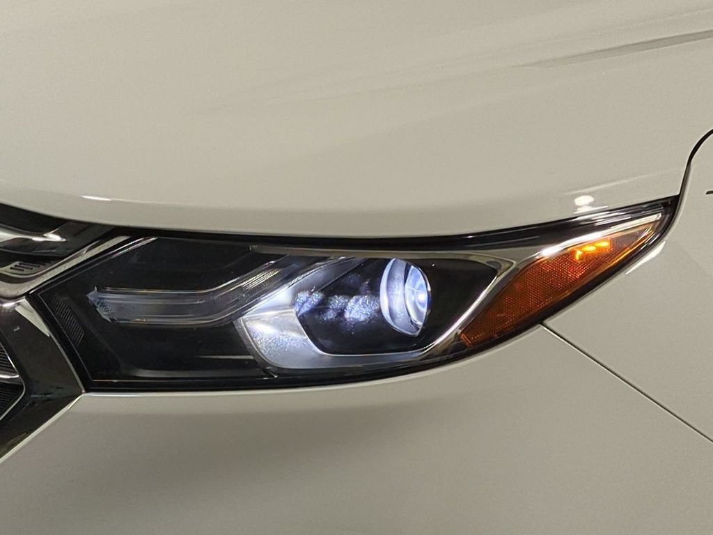 Used 2018 Chevrolet Equinox Premier FWD image 10