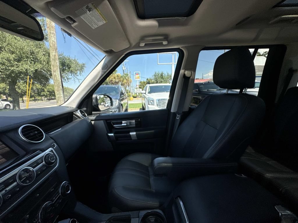 Used 2016 Land Rover LR4 HSE Silver Edition AWD/4WD image 18