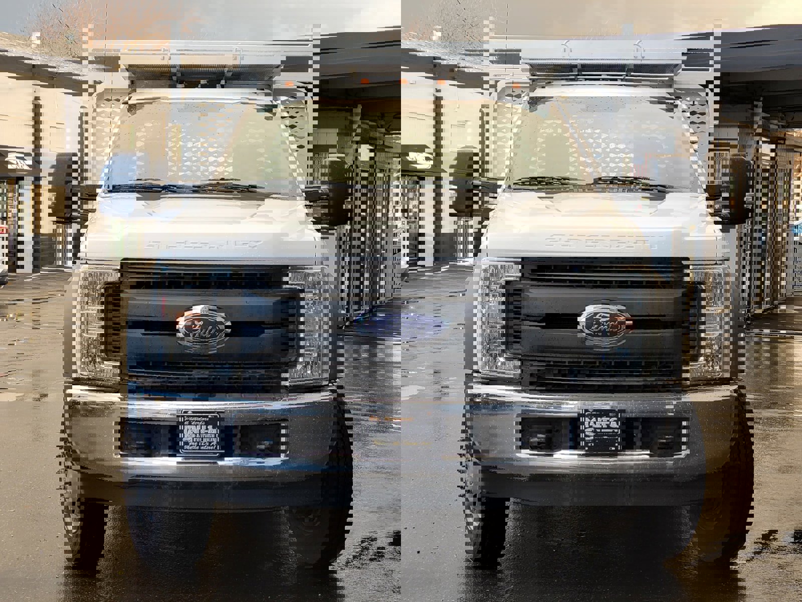 Used 2017 Ford F550 2WD Regular Cab Super Duty image 2