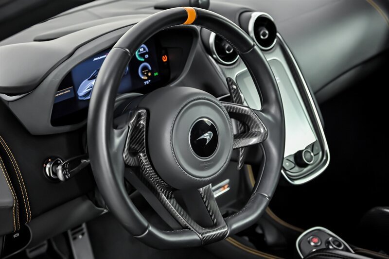 Used 2019 McLaren 600LT RWD image 21