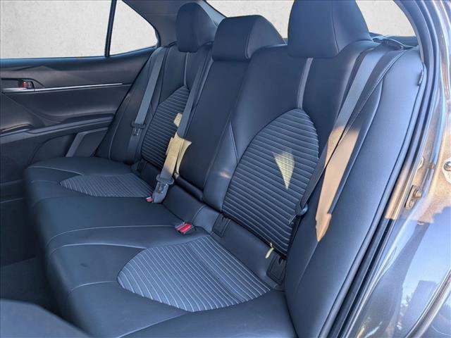 Used 2021 Toyota Camry SE w/ Cold Weather Package image 17