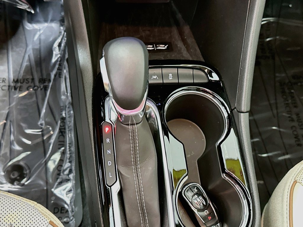 Used 2025 Buick Encore GX Avenir w/ Avenir Technology Package FWD image 23