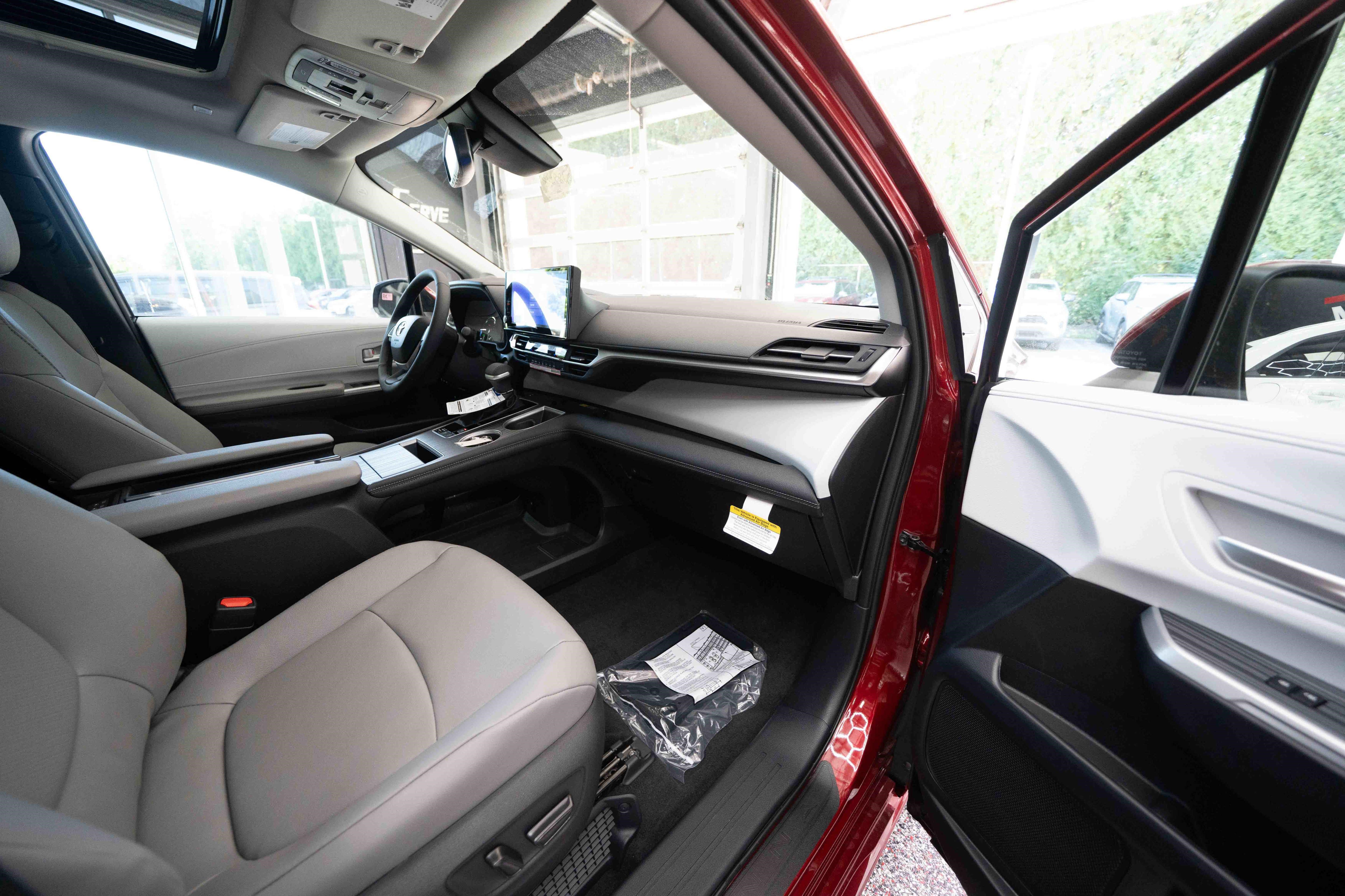 New 2026 Toyota Sienna XLE AWD/4WD image 26