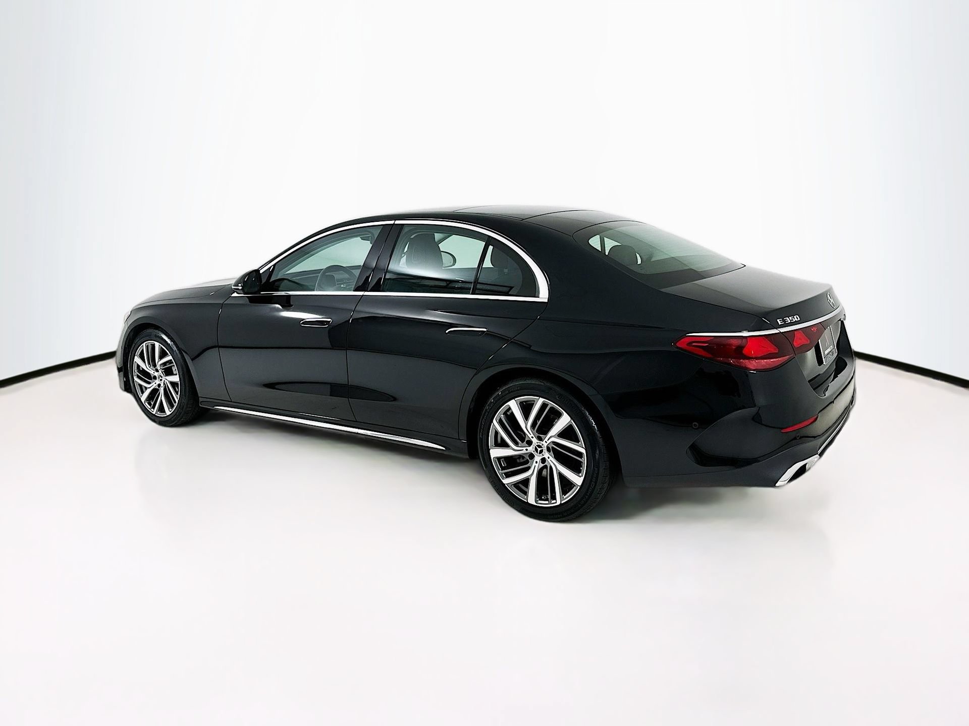 Certified 2025 Mercedes-Benz E 350 4MATIC Sedan image 6