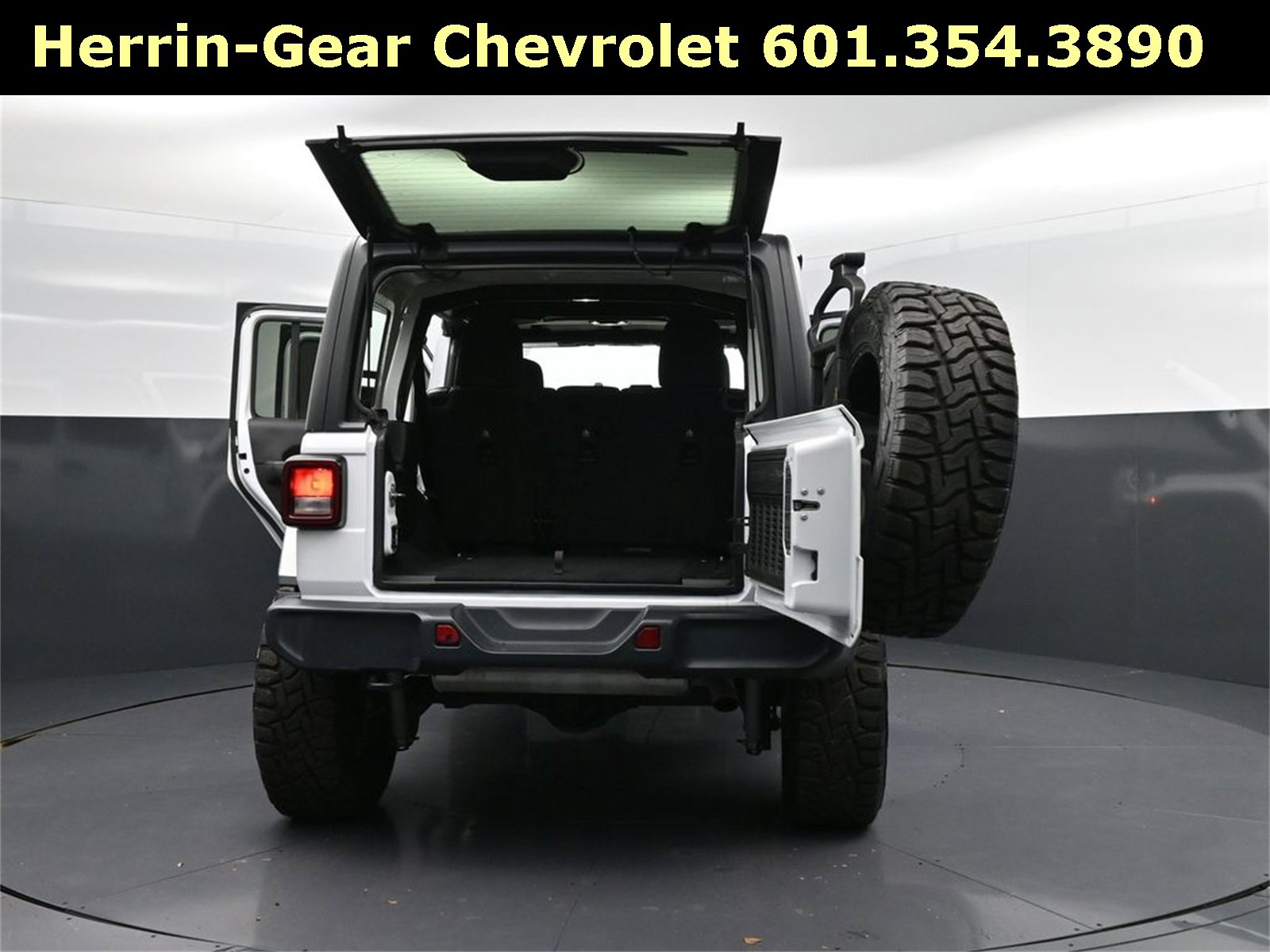 Used 2019 Jeep Wrangler Unlimited Sahara image 52