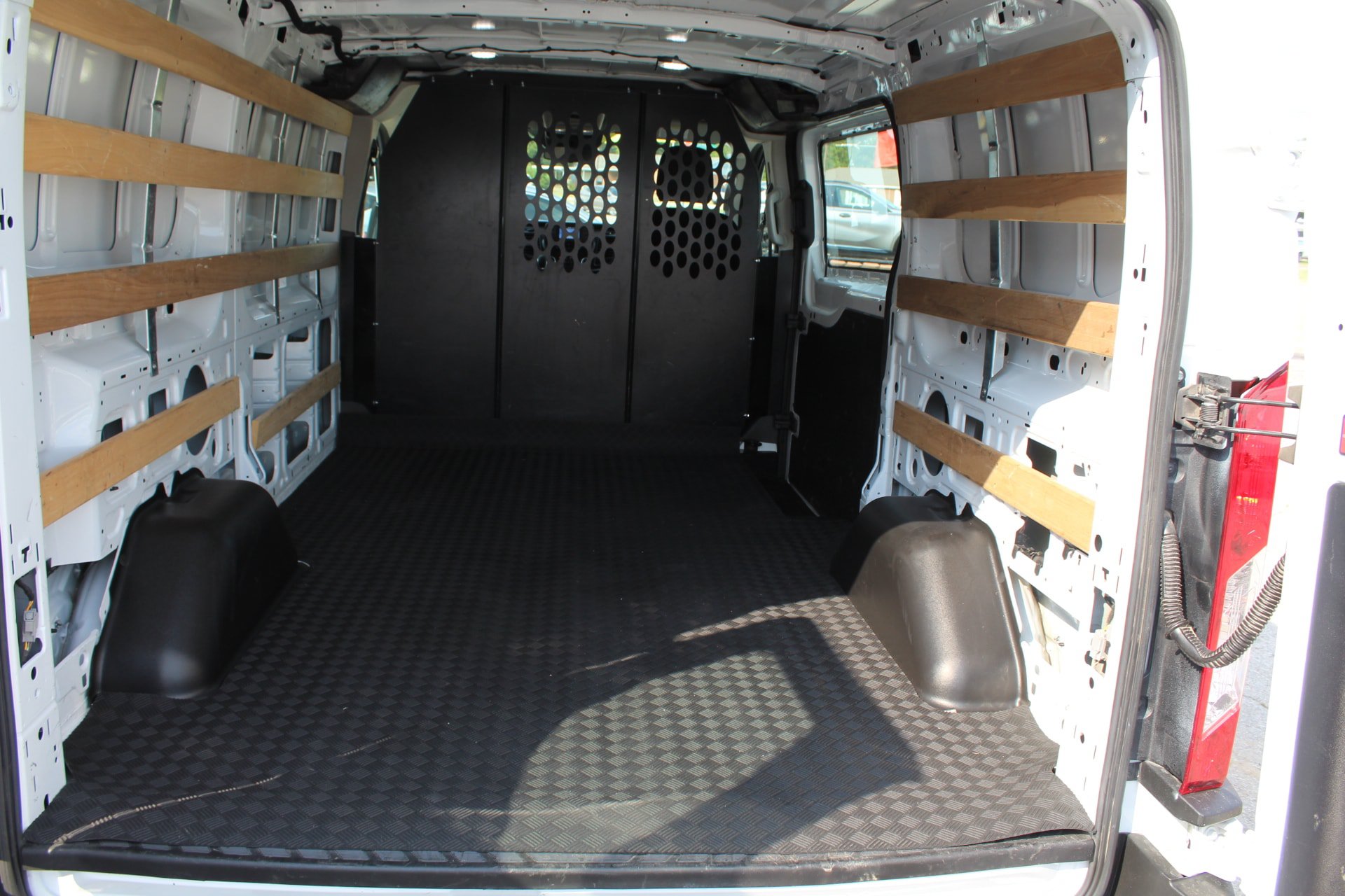 Used 2025 Ford Transit 250 Low Roof w/ Exterior Upgrade Package RWD image 22