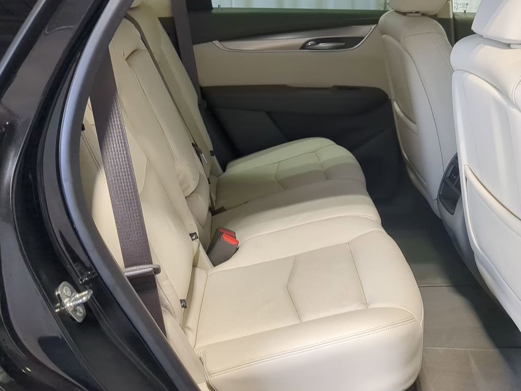 Used 2018 Cadillac XT5 Luxury w/ LPO, Wheel Lock Package image 34