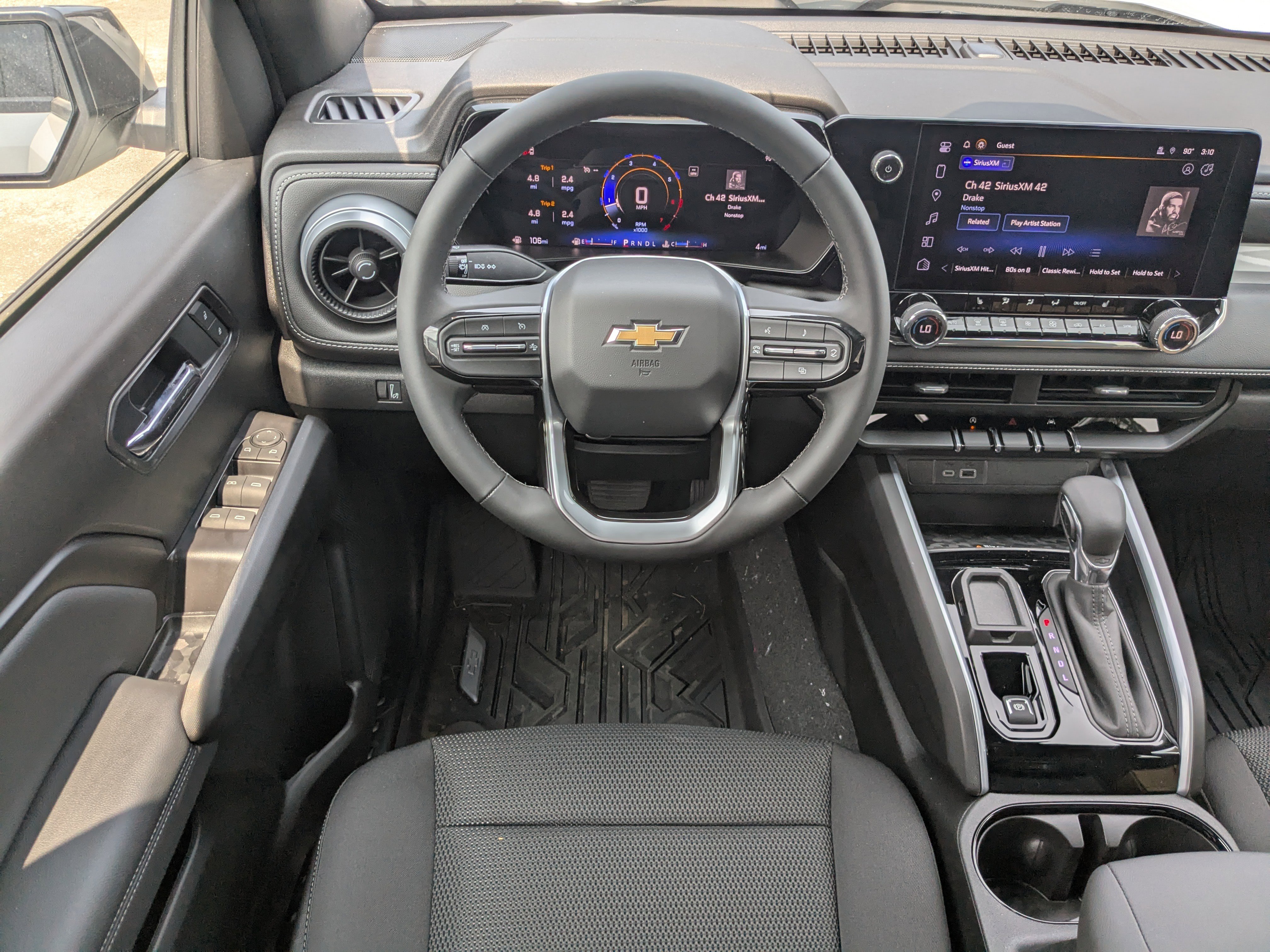 Used 2024 Chevrolet Colorado LT w/ LT Convenience Package II image 4