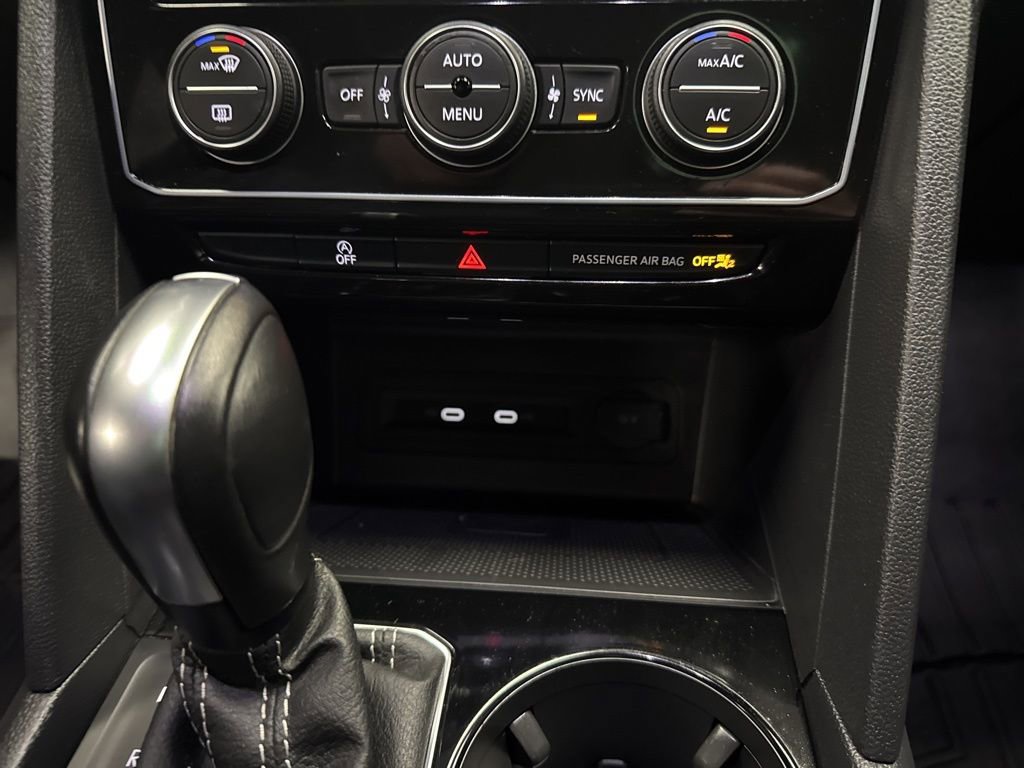 Used 2022 Volkswagen Atlas Cross Sport SEL image 20