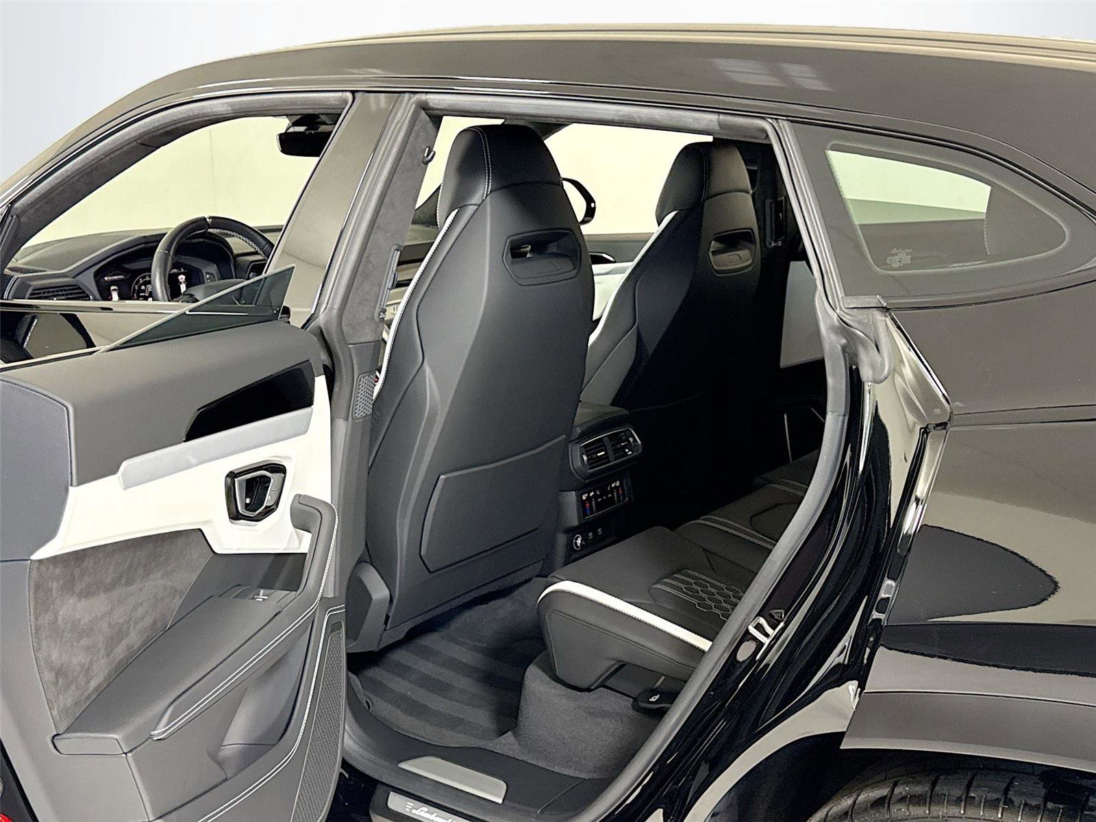 Used 2023 Lamborghini Urus S image 27